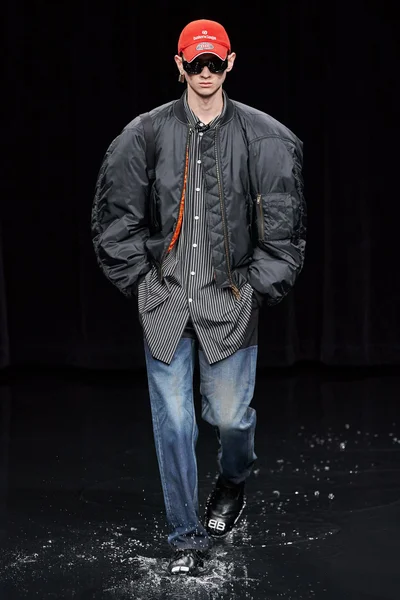Look 74